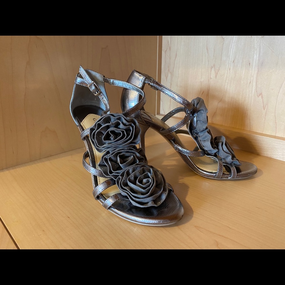 Gianni Bini strappy sandals